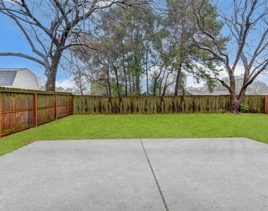 7815 Barnhill Drive - Photo Thumbnail 35