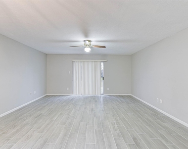 7815 Barnhill Drive - Photo Thumbnail 6