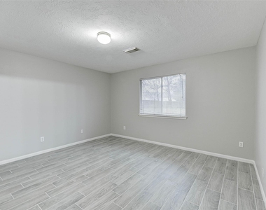 7815 Barnhill Drive - Photo Thumbnail 27