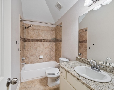 15311 Kenny Drive - Photo Thumbnail 16