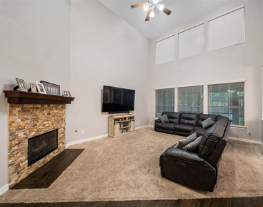 15311 Kenny Drive - Photo Thumbnail 6