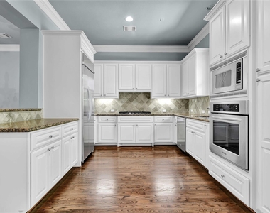 4631 Regent Manor Drive - Photo Thumbnail 8