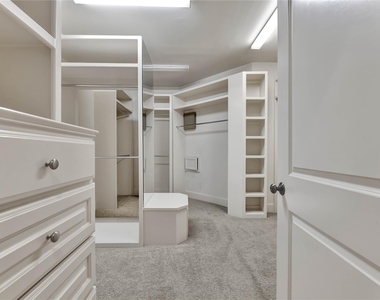 4631 Regent Manor Drive - Photo Thumbnail 19