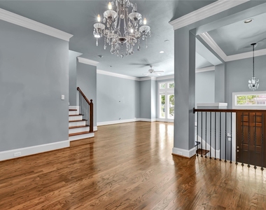 4631 Regent Manor Drive - Photo Thumbnail 3
