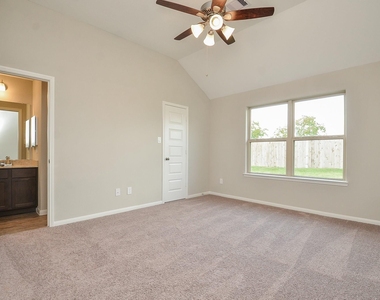 3931 Moreland Branch Lane - Photo Thumbnail 6