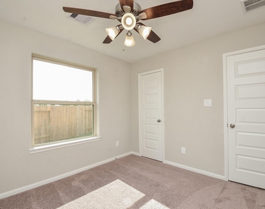 3931 Moreland Branch Lane - Photo Thumbnail 4