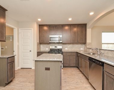 3931 Moreland Branch Lane - Photo Thumbnail 7