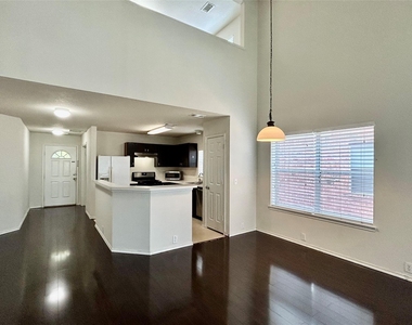 10623 Sugar Trace Drive - Photo Thumbnail 10