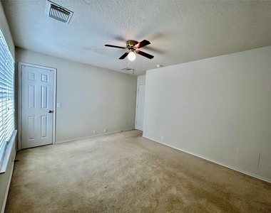 10623 Sugar Trace Drive - Photo Thumbnail 30