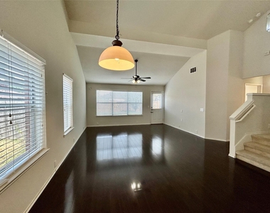 10623 Sugar Trace Drive - Photo Thumbnail 15