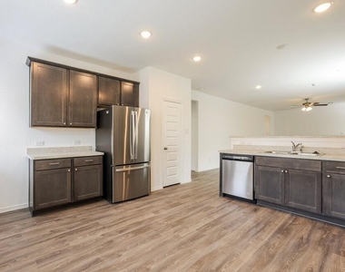 16626 Spirit Street - Photo Thumbnail 5