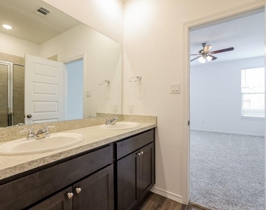 16626 Spirit Street - Photo Thumbnail 9