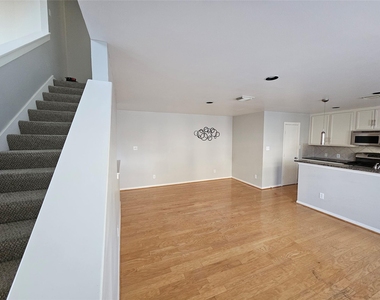1271 W 17th Street - Photo Thumbnail 13