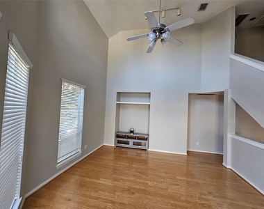 1271 W 17th Street - Photo Thumbnail 18