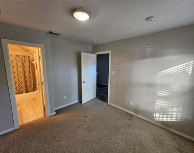 1271 W 17th Street - Photo Thumbnail 22