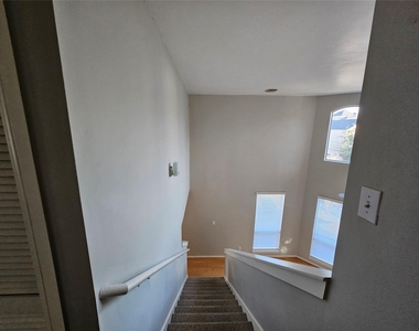 1271 W 17th Street - Photo Thumbnail 17
