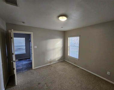 1271 W 17th Street - Photo Thumbnail 31