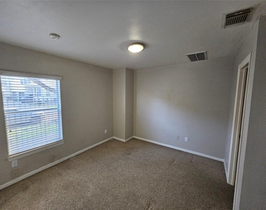 1271 W 17th Street - Photo Thumbnail 33