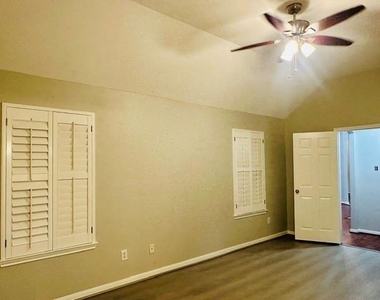 11405 White Forge Court - Photo Thumbnail 21