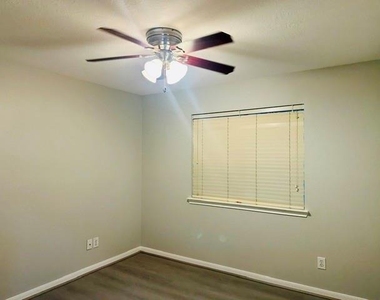 11405 White Forge Court - Photo Thumbnail 25