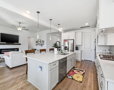 5022 Matador Lane - Photo Thumbnail 8