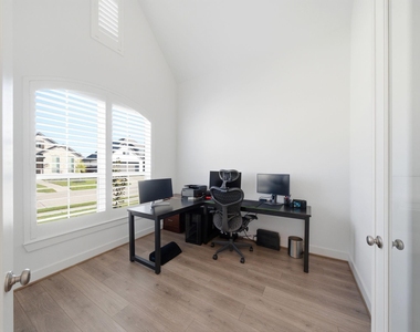 5022 Matador Lane - Photo Thumbnail 12