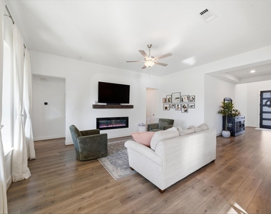 5022 Matador Lane - Photo Thumbnail 5