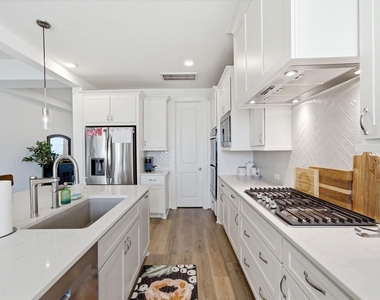 5022 Matador Lane - Photo Thumbnail 9