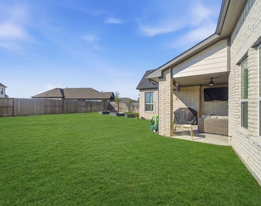 5022 Matador Lane - Photo Thumbnail 28