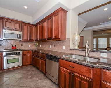 4018 Childress Street - Photo Thumbnail 8