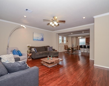 4018 Childress Street - Photo Thumbnail 5