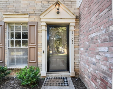 2910 Grants Lake Boulevard - Photo Thumbnail 2