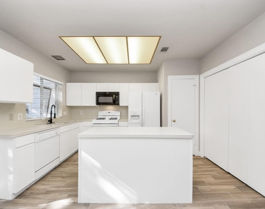 2910 Grants Lake Boulevard - Photo Thumbnail 10