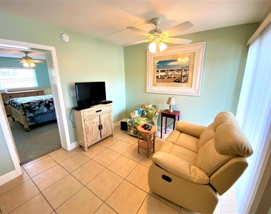 204 Adams Avenue - Photo Thumbnail 4
