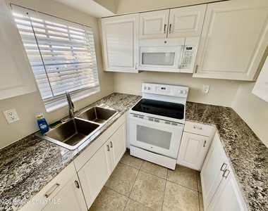 405 Adams Avenue - Photo Thumbnail 6