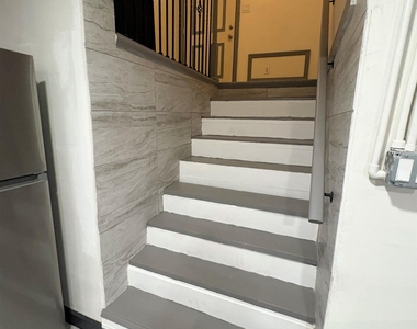 2910 Riverview Drive - Photo Thumbnail 5