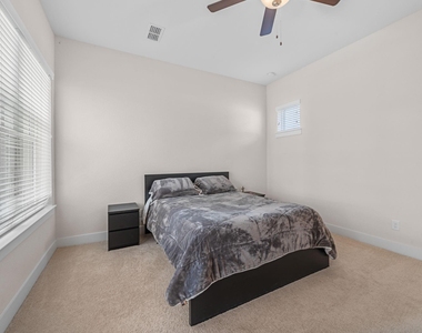 28750 Shoalhaven Court - Photo Thumbnail 4