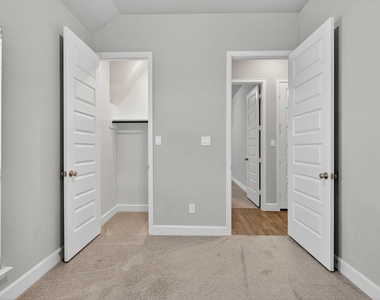 7435 Denali Drive - Photo Thumbnail 9