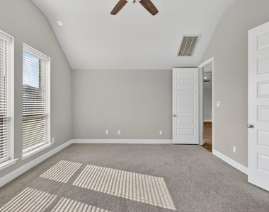 7435 Denali Drive - Photo Thumbnail 20
