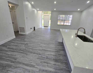 400 Koutnik Road Se - Photo Thumbnail 6