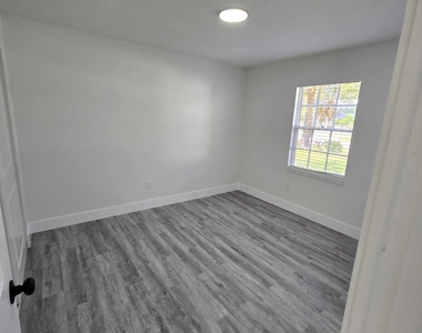400 Koutnik Road Se - Photo Thumbnail 17