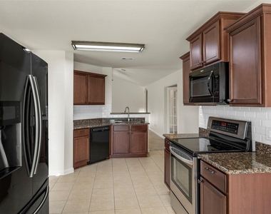 20803 Bastion Settle Drive - Photo Thumbnail 4