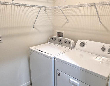 242 Guinevere Drive Sw - Photo Thumbnail 15