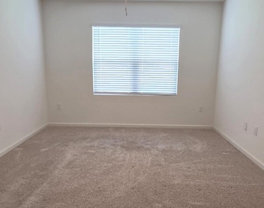 242 Guinevere Drive Sw - Photo Thumbnail 11