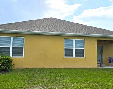 242 Guinevere Drive Sw - Photo Thumbnail 16