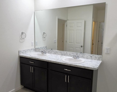 242 Guinevere Drive Sw - Photo Thumbnail 14