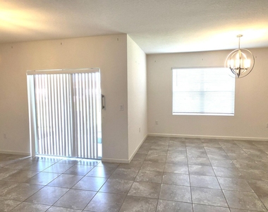 242 Guinevere Drive Sw - Photo Thumbnail 6