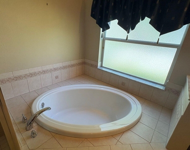 3185 Soft Breeze Circle - Photo Thumbnail 30