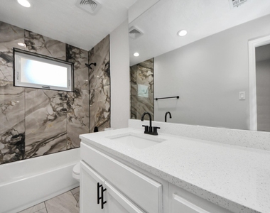 10602 Raydell Drive - Photo Thumbnail 11
