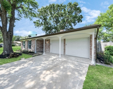 10602 Raydell Drive - Photo Thumbnail 4